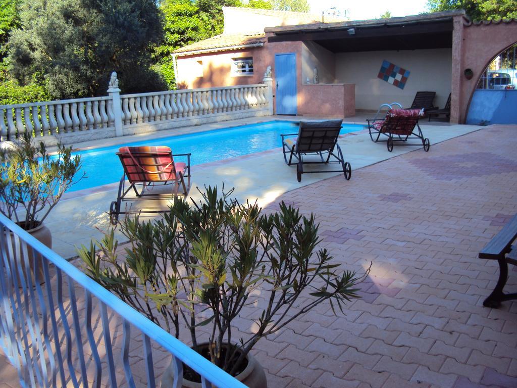 La Douloire Hotel Pernes-les-Fontaines Bagian luar foto