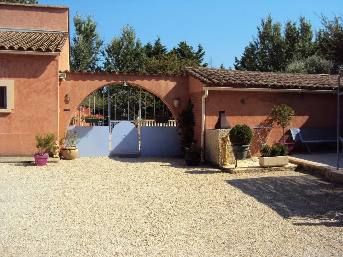 La Douloire Hotel Pernes-les-Fontaines Bagian luar foto