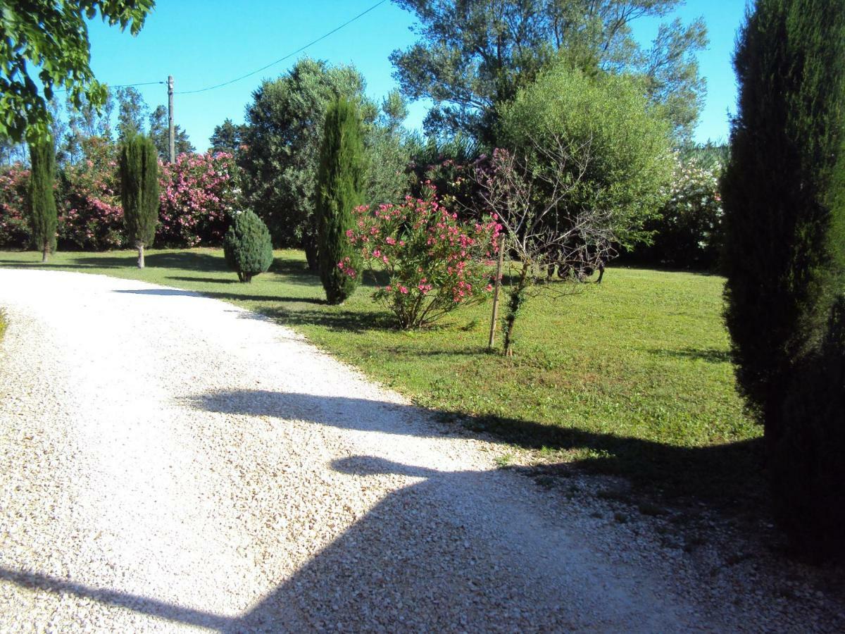 La Douloire Hotel Pernes-les-Fontaines Bagian luar foto